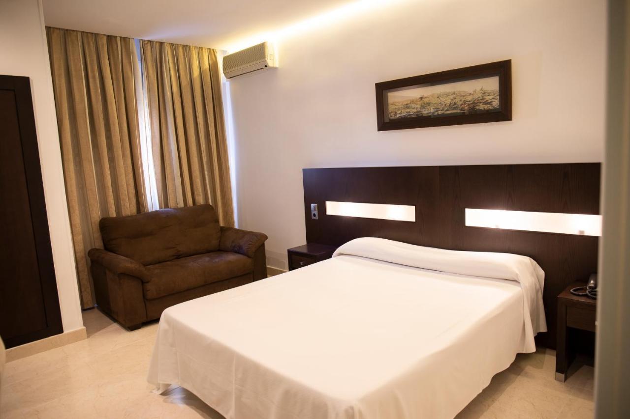 Hotel El Meson Torrijos Eksteriør billede