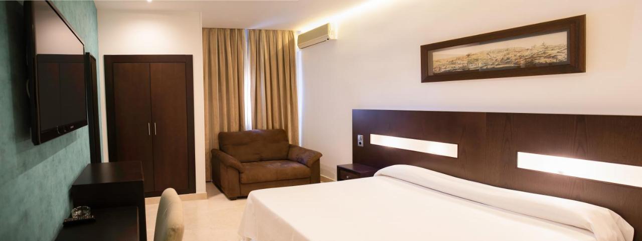 Hotel El Meson Torrijos Eksteriør billede
