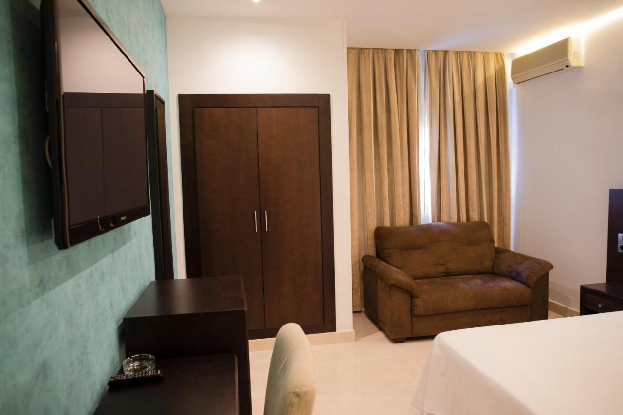 Hotel El Meson Torrijos Eksteriør billede
