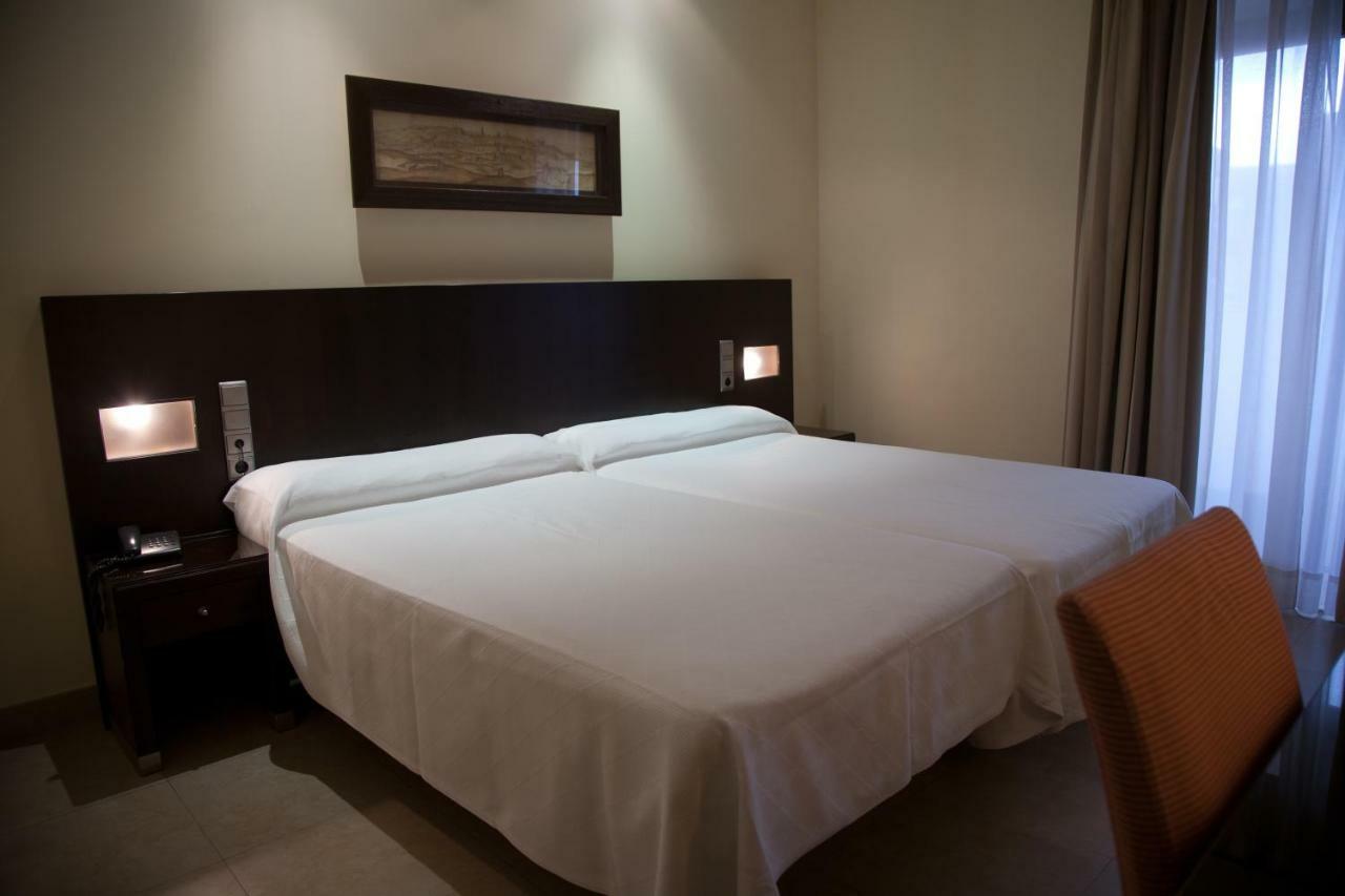 Hotel El Meson Torrijos Eksteriør billede