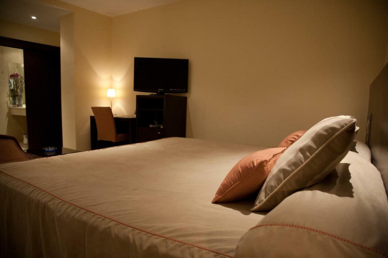 Hotel El Meson Torrijos Eksteriør billede