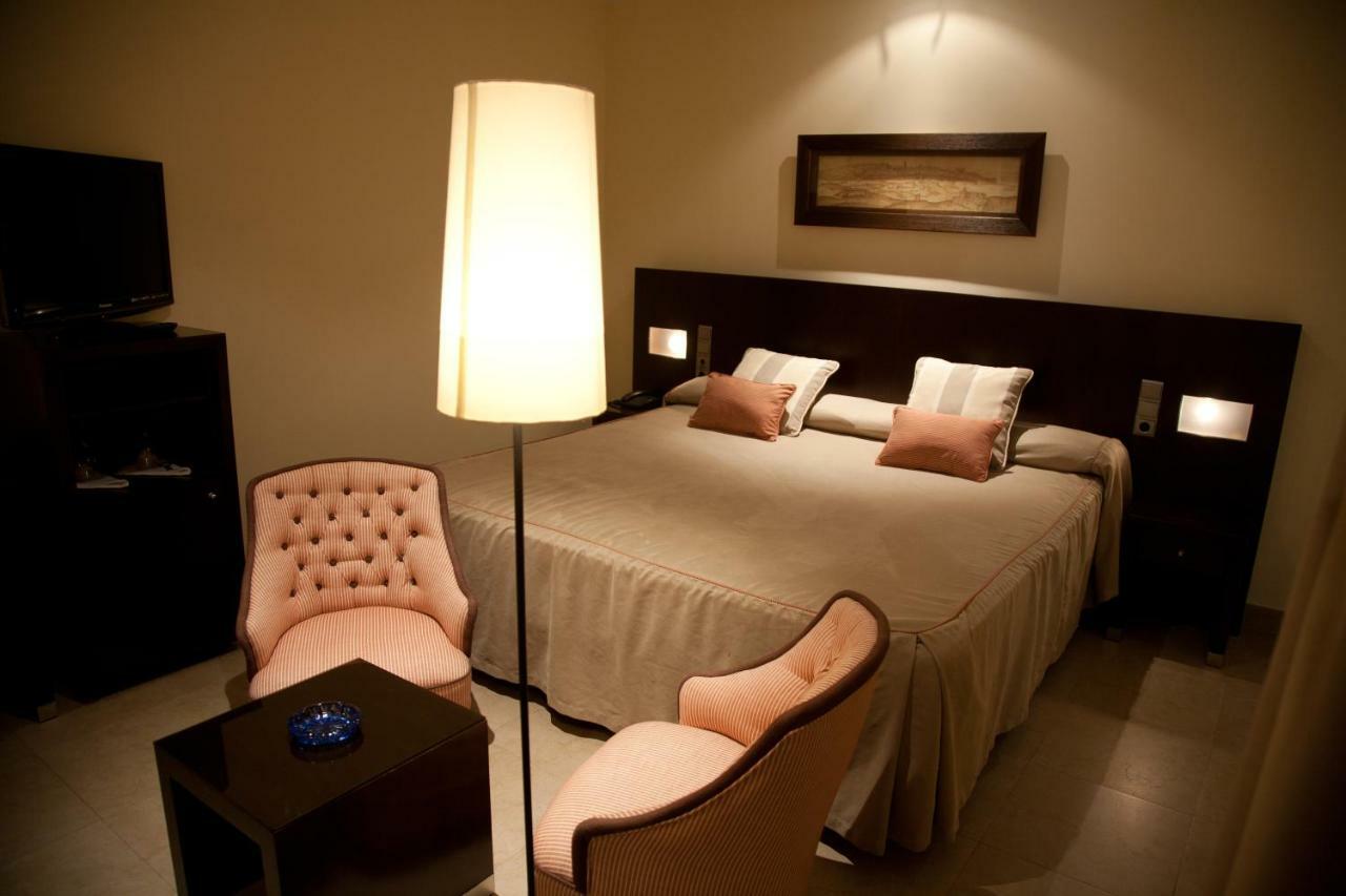 Hotel El Meson Torrijos Eksteriør billede